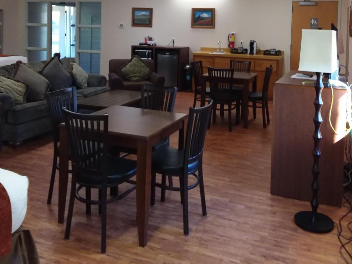Lodge Nisqually Ashford